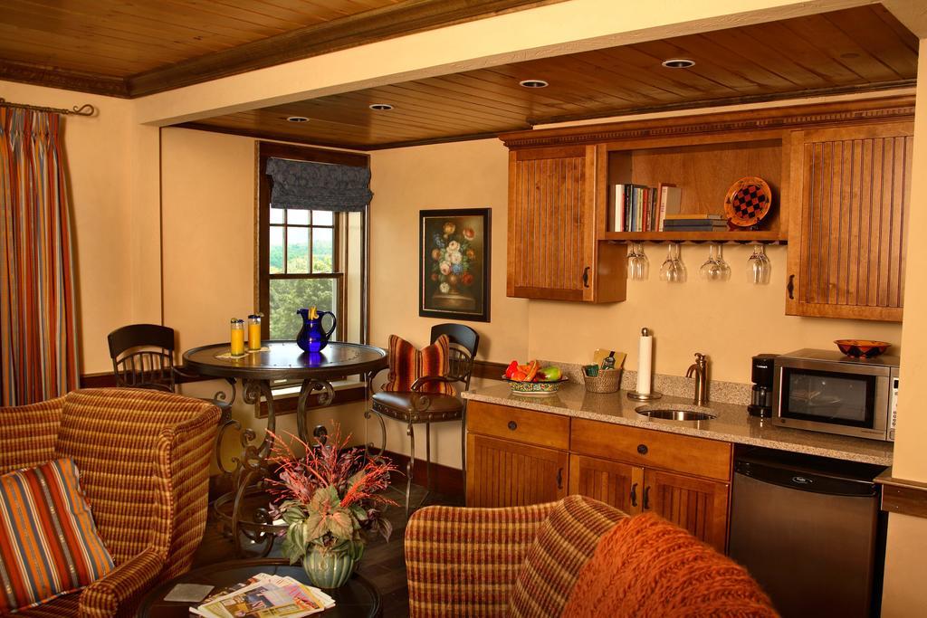 The Mountain Top Inn & Resort Chittenden Exterior photo