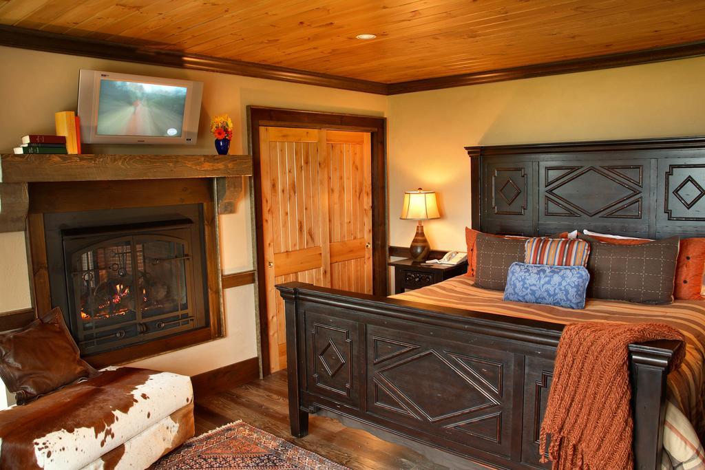 The Mountain Top Inn & Resort Chittenden Exterior photo