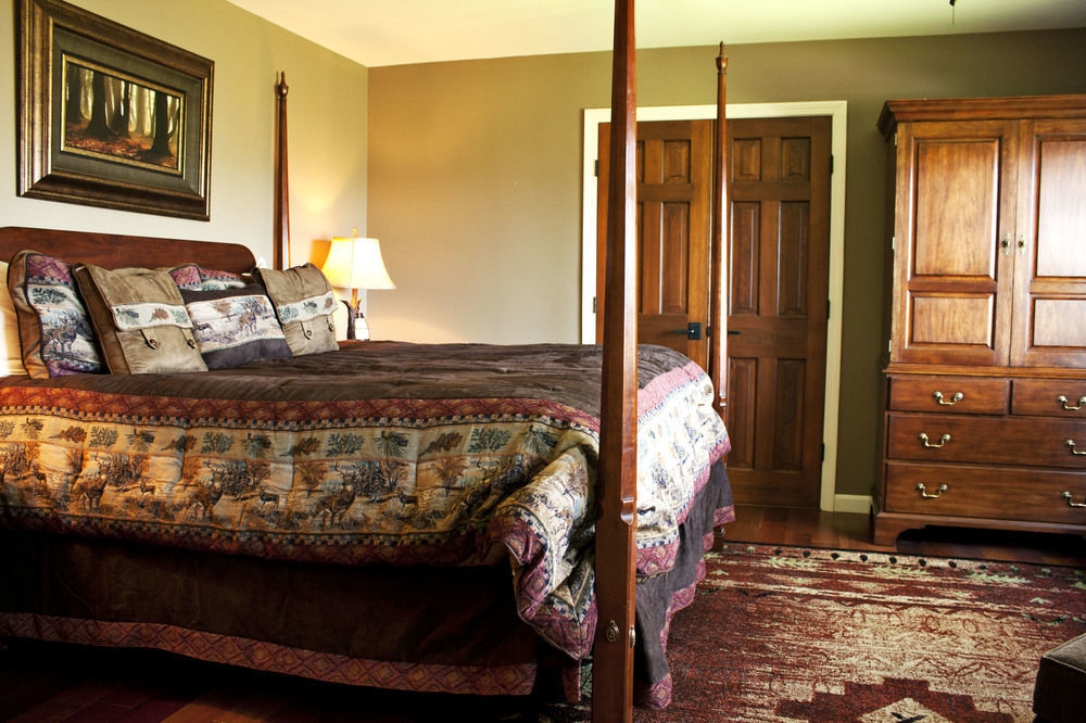 The Mountain Top Inn & Resort Chittenden Exterior photo